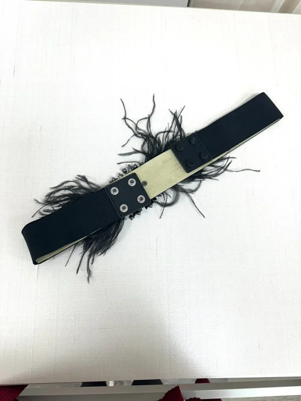 Medium Black Crystal Feather Stretchy White House Black Market Belt
